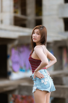 扒开内裤边吃奶XXOO外国网站